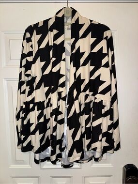 Women's Black and White Houndstooth Peplum Open Cardigan